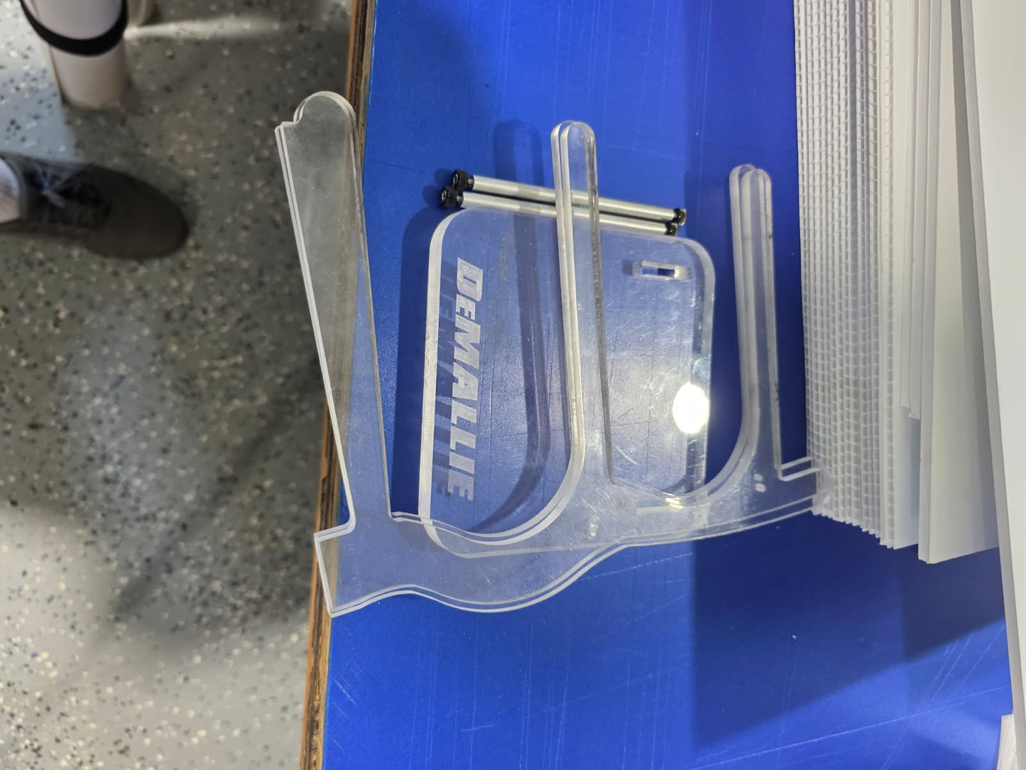 3 Pan Car Acrylic Car Stand